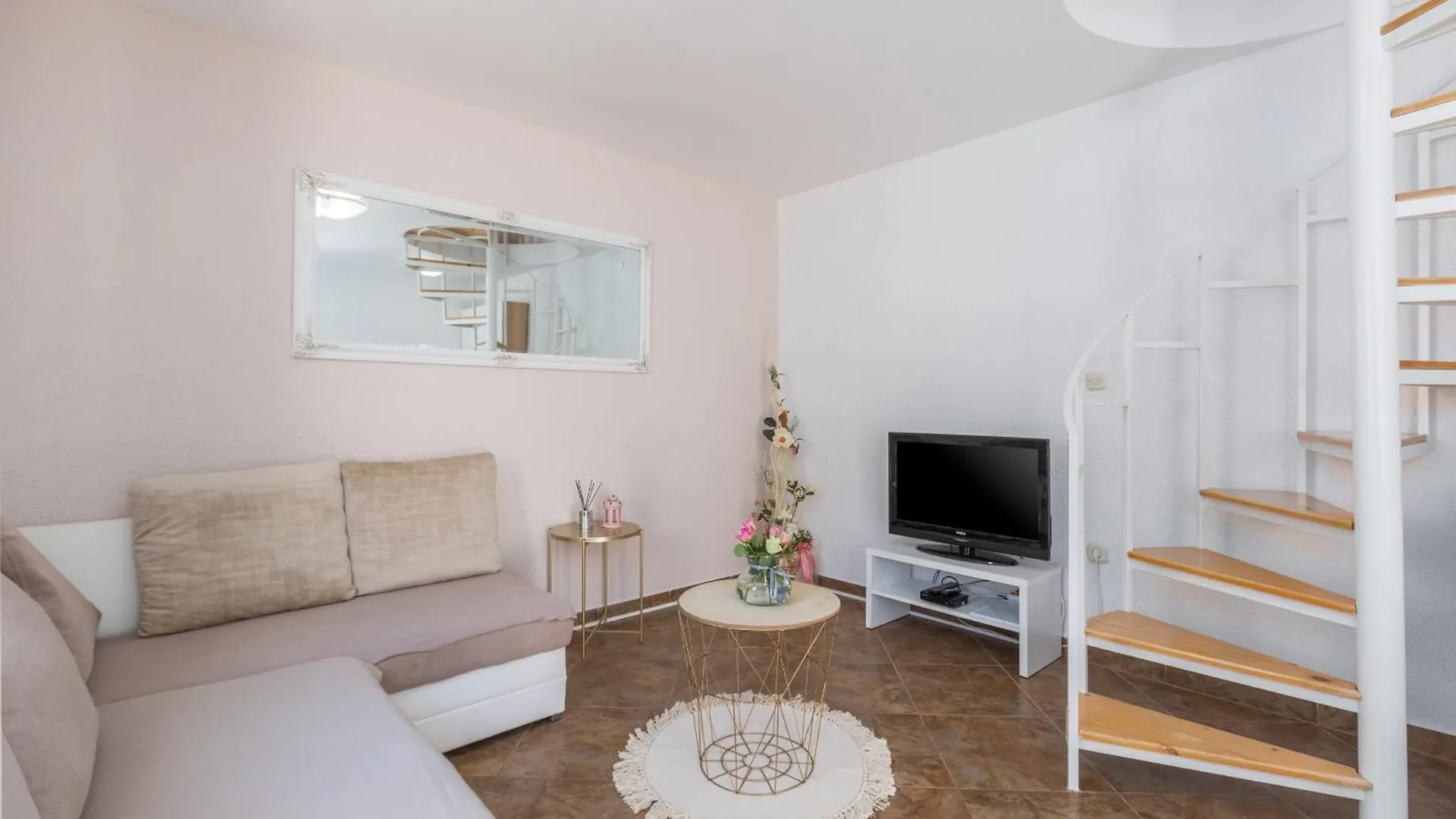 Apartment Leni Near Beach Porec Croatia